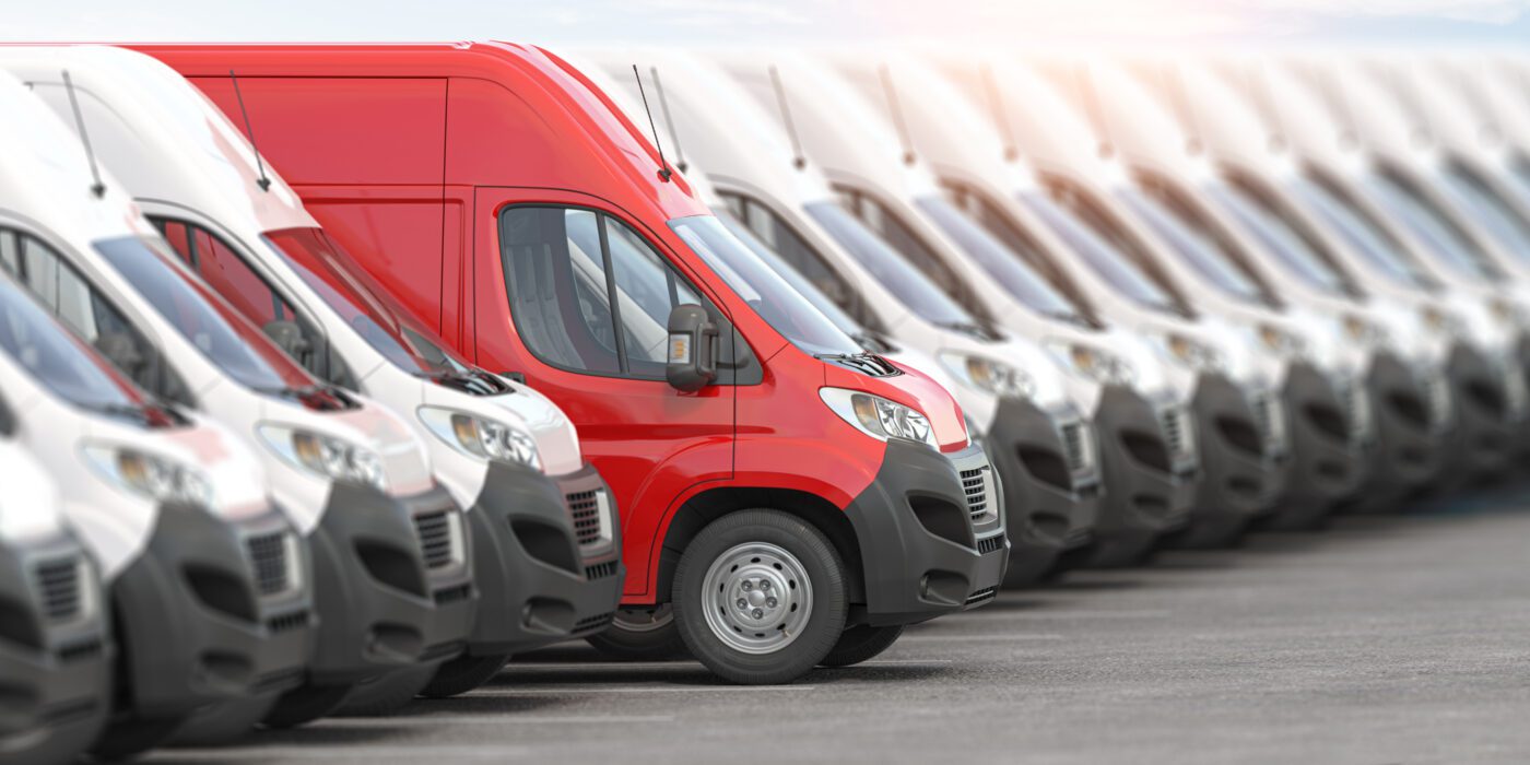 red delivery van in a row of white vans best expr 2021 09 03 16 17 03 utc 1400x700 - Vehicle tracking company cars - Is employee monitoring permitted?