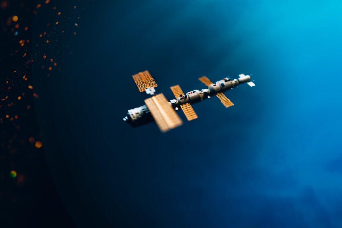 space satellite orbiting the blue planet 2021 09 01 00 27 16 utc 1200x800 - Ephemeris